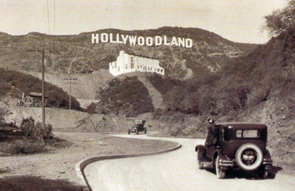 Hollywood Land Aviso
