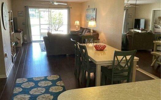 Foto 1 de casa / apartamento en 25770 Lake Amelia Way Unit 101