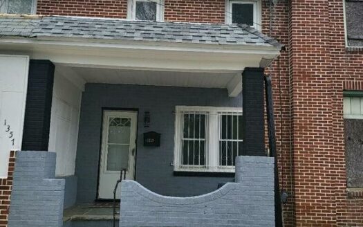 Foto 1 de casa / apartamento en 1359 Dayton St