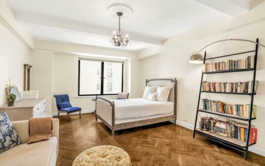 Foto 1 de casa / apartamento en 160 Central Park S Unit 1060