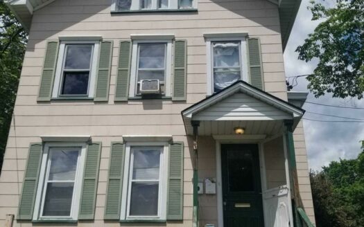 Foto 1 de casa / apartamento en 591 Passaic Ave