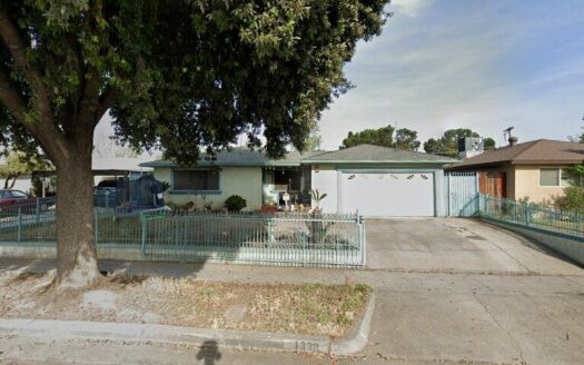 Foto 1 de propiedad embargada en 1330 N Chestnut Ave Fresno CA