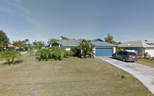 Foto 1 de propiedad embargada en 237 SW Inwood Ave Port Saint Lucie FL