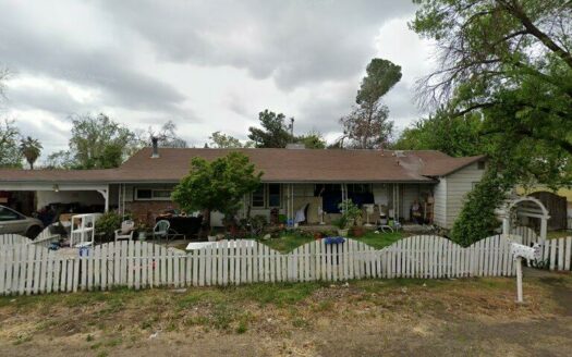 Foto 1 de propiedad embargada en 4754 E Andrews Ave Fresno CA